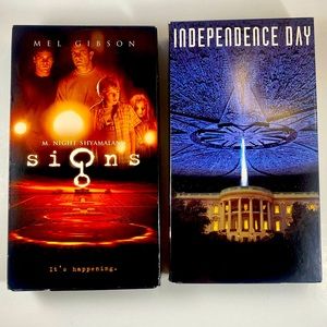 Independence Day And Signs VHS Movie Set Lot 2 Tape Bundle Alien Sci-fi Classics